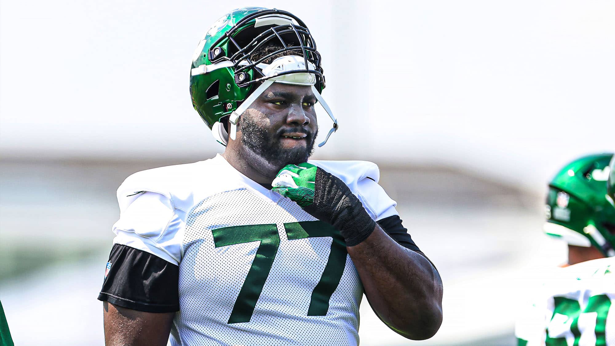 NY Jets left tackle Mekhi Becton responded to a Rich Cimini ESPN headline about his weight.