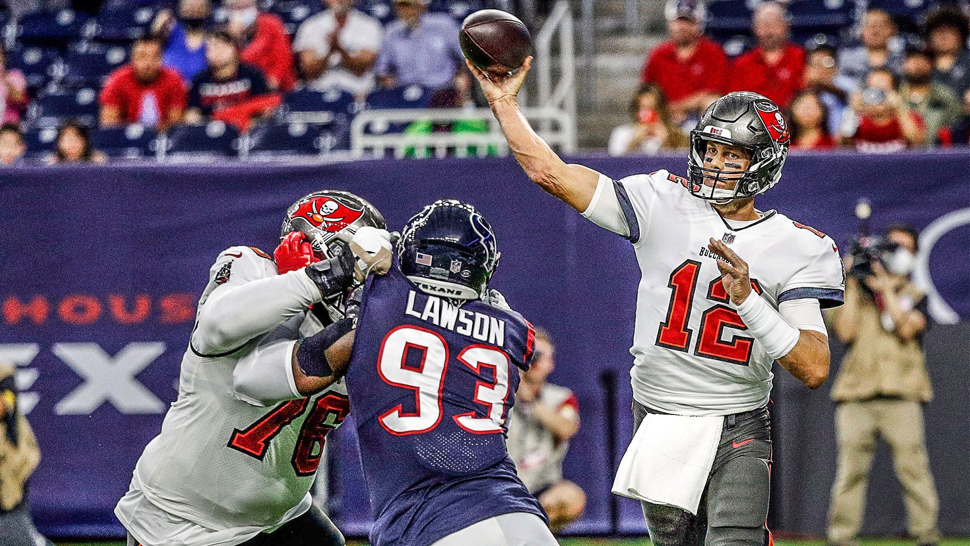Shaq Lawson, Tom Brady