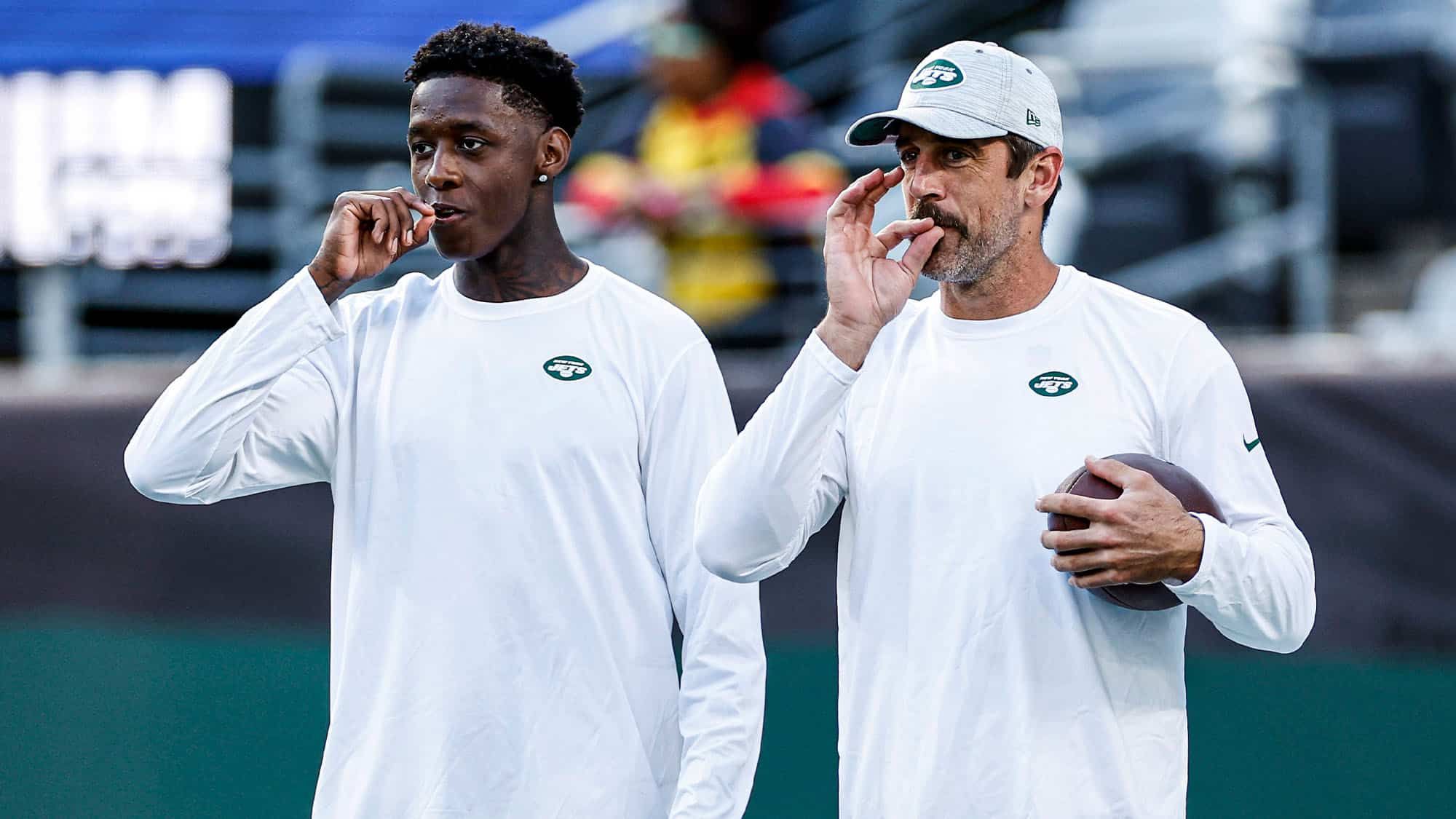 Aaron Rodgers, Sauce Gardner, NY Jets, NFL, Defense