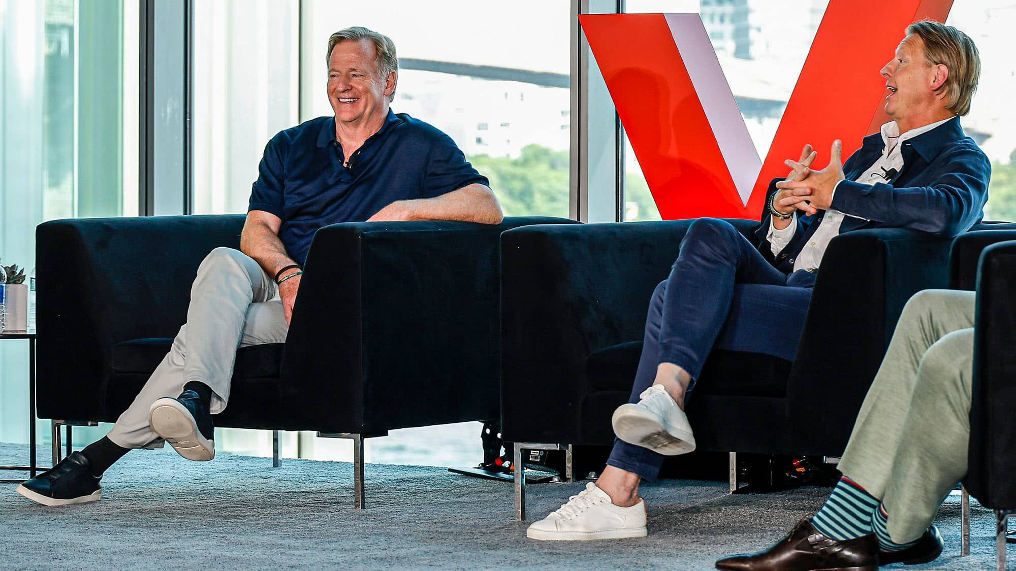 Roger Goodell, NFL, NY Jets, Sue, Sunday Ticket