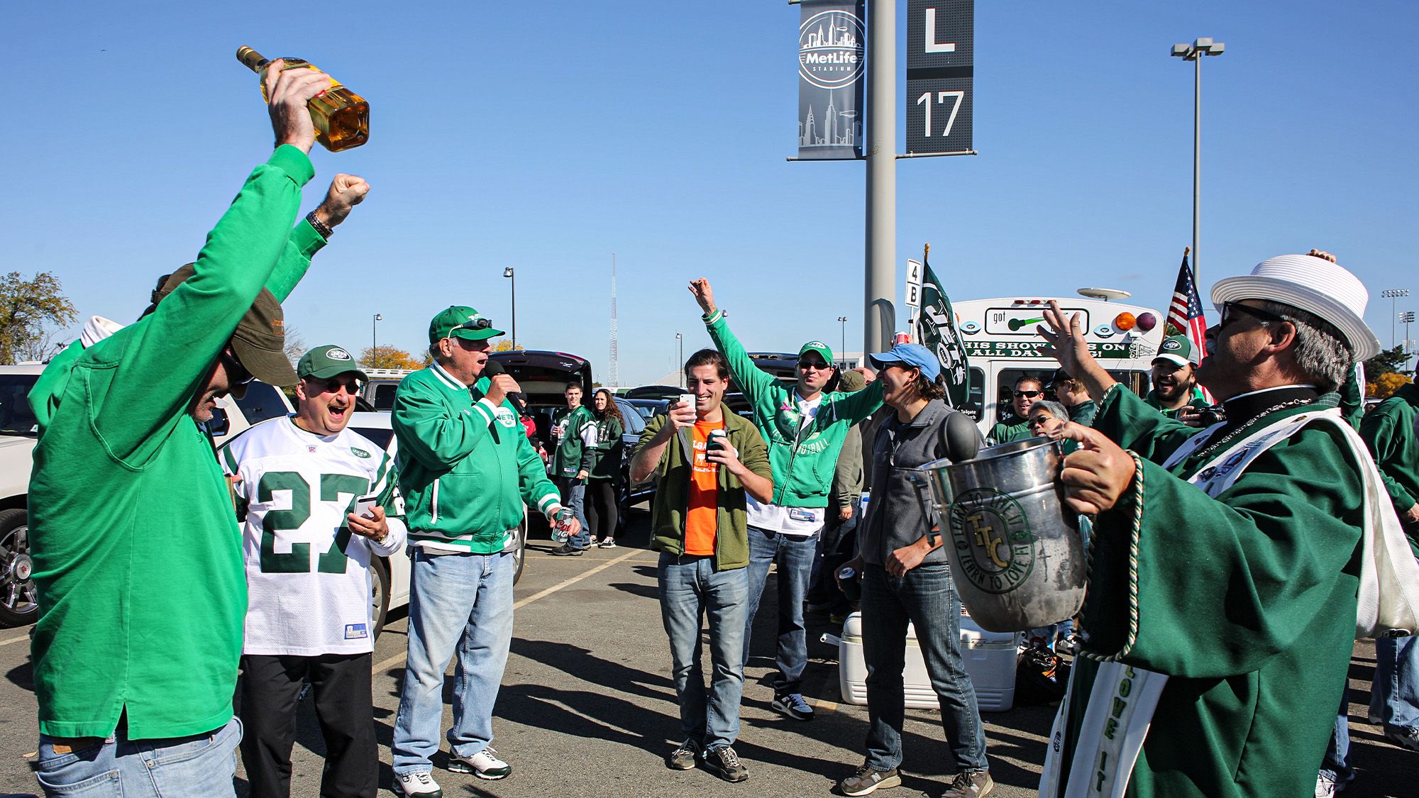 NY Jets Fans, Beer, MetLife Stadium, Tailgate, Lots