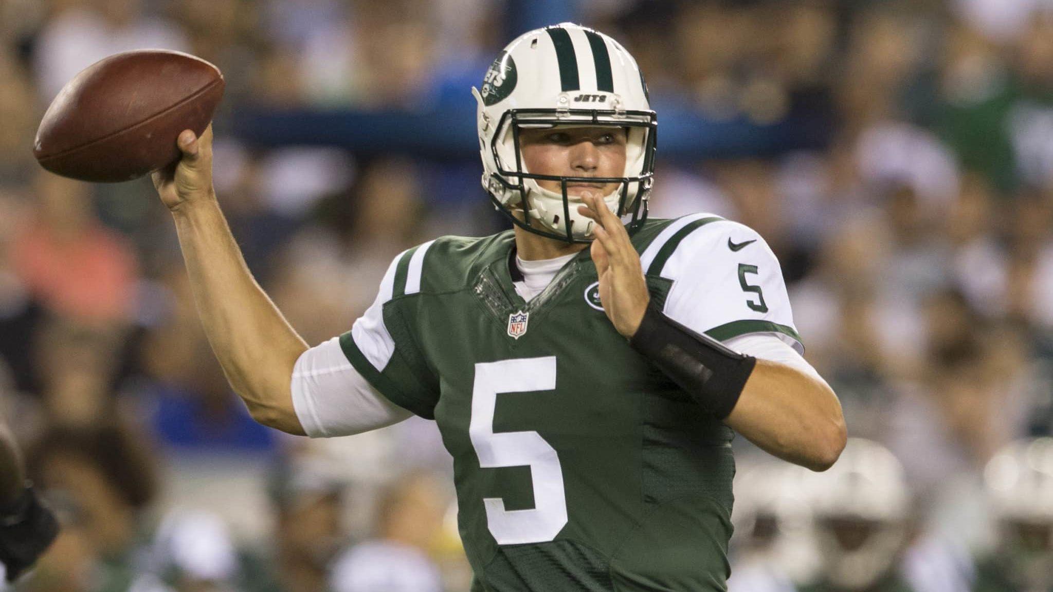 PHILADELPHIA, PA - SEPTEMBER 1: Christian Hackenberg #5 of the New York Jets throws a pass in the second quarter against the Philadelphia Eagles at Lincoln Financial Field on September 1, 2016 in Philadelphia, Pennsylvania.