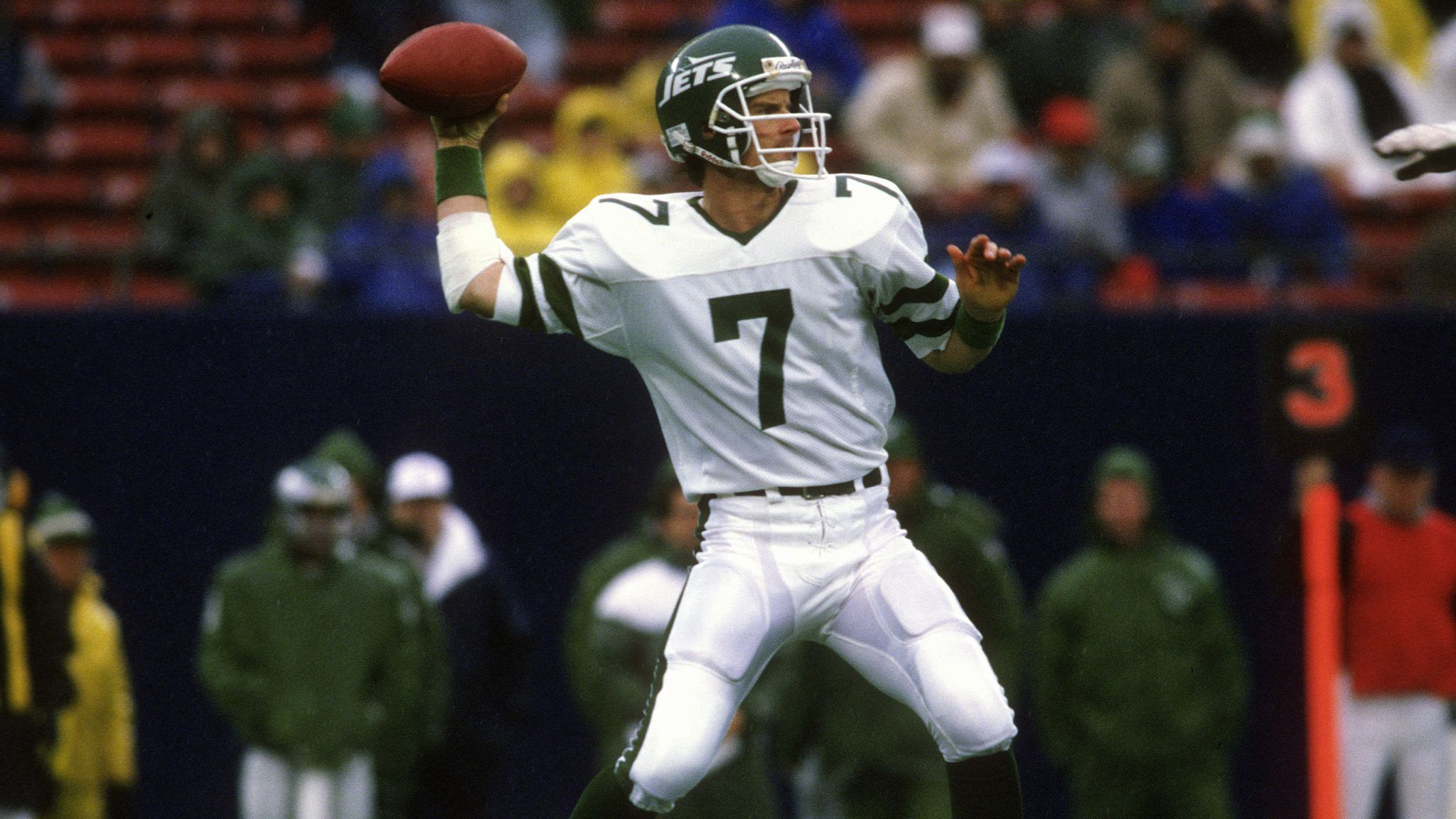 EAST RUTHERFORD, NJ - DECEMBER 20: Quarterback Ken O'Brien #7 of the New York Jets drops back to pass against the Philadelphia Eagles during an NFL football game December 20, 1987 at Giants Stadium in East Rutherford, New Jersey. O'Brien played for the Jets from 1984-92.