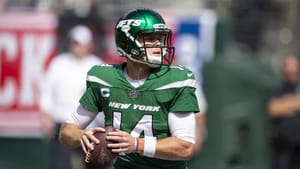 EAST RUTHERFORD, NJ - SEPTEMBER 08: Sam Darnold #14 of the New York Jets drops back to pass during the second quarter against the Buffalo Bills at MetLife Stadium on September 8, 2019 in East Rutherford, New Jersey.