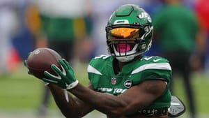 ORCHARD PARK, NY - SEPTEMBER 13: Le'Veon Bell #26 of the New York Jets makes a catch before a game against the Buffalo Bills at Bills Stadium on September 13, 2020 in Orchard Park, New York. Bills beat the Jets 27 to 17.