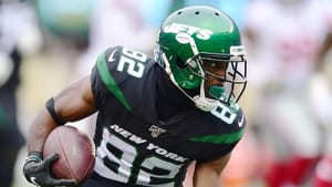 EAST RUTHERFORD, NEW JERSEY - NOVEMBER 10: Jamison Crowder #82 of the New York Jets runs the ball for a touchdown in the first half of their game against the New York Giants at MetLife Stadium on November 10, 2019 in East Rutherford, New Jersey.