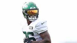 FLORHAM PARK, NEW JERSEY - AUGUST 23: Le'Veon Bell #26 of the New York Jets runs drills at Atlantic Health Jets Training Center on August 23, 2020 in Florham Park, New Jersey.