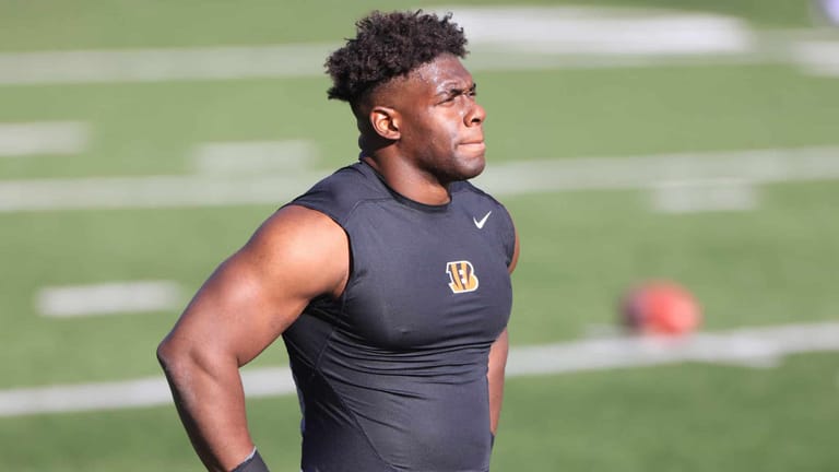 CINCINNATI, OHIO - NOVEMBER 29: Carl Lawson #58 of the Cincinnati Bengals looks on during warmups before the game against the New York Giants at Paul Brown Stadium on November 29, 2020 in Cincinnati, Ohio.