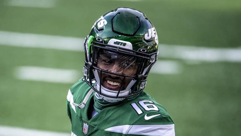 EAST RUTHERFORD, NJ - DECEMBER 27: Jeff Smith #16 of the New York Jets smiles ahead of a game against the Cleveland Browns at MetLife Stadium on December 27, 2020 in East Rutherford, New Jersey.