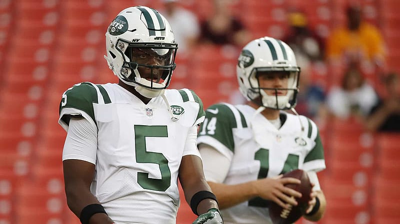 LANDOVER, MD - AUGUST 16: Quarterback Teddy Bridgewater #5 and quarterback Sam Darnold #14 of the New York Jets warm up before a preseason game against the Washington Redskins at FedExField on August 16, 2018 in Landover, Maryland.