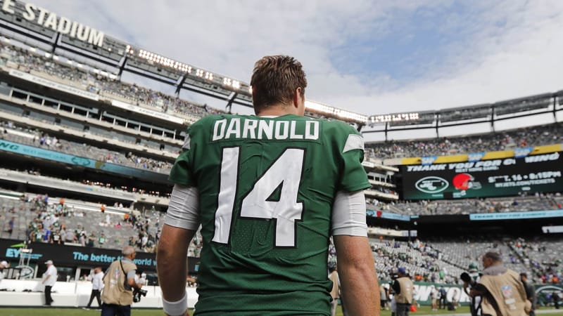 EAST RUTHERFORD, NEW JERSEY - SEPTEMBER 08: Sam Darnold #14 of the New York Jets walks off the field after losing to the Buffalo Bills 17-16 at MetLife Stadium on September 08, 2019 in East Rutherford, New Jersey.