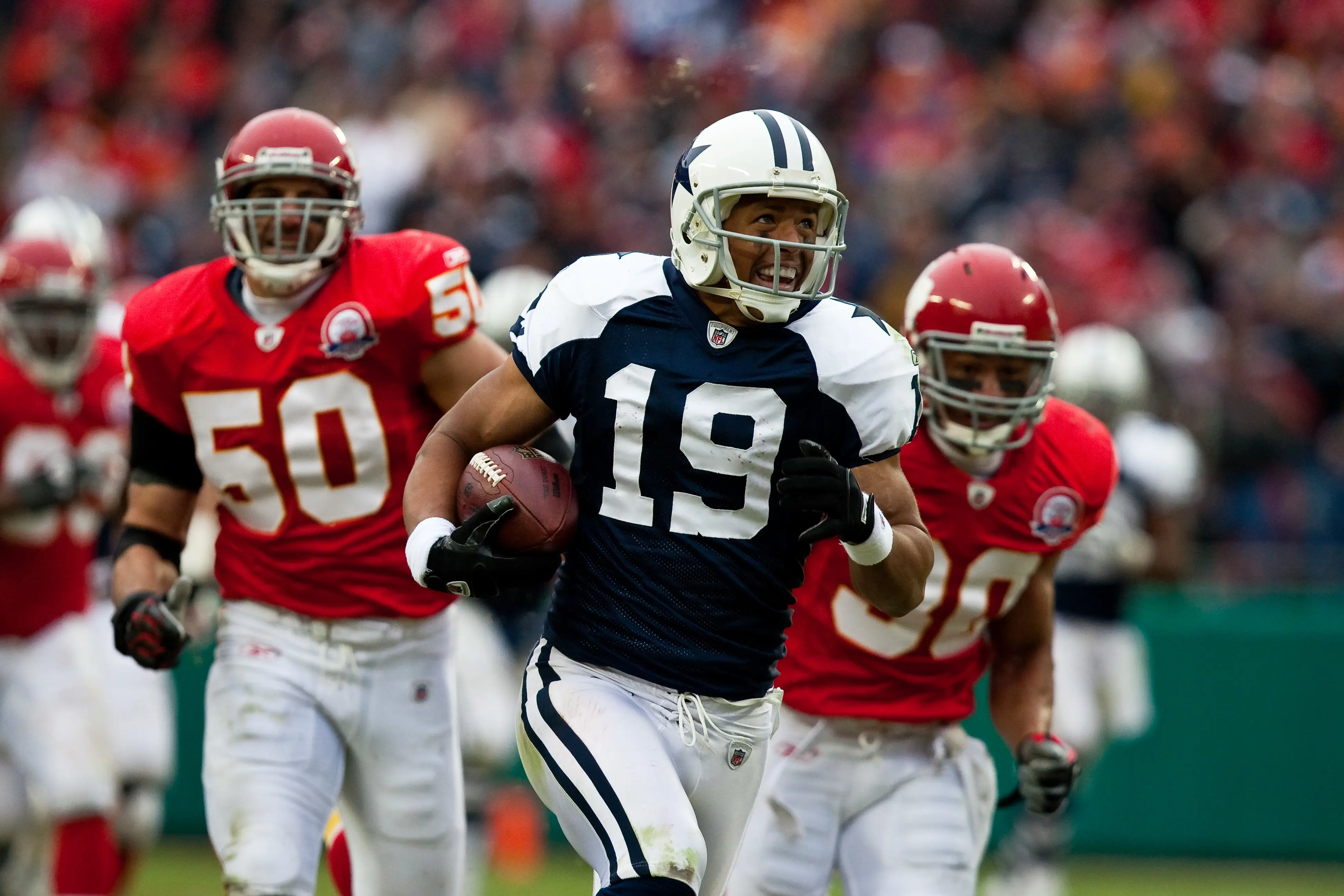 11 October 2009: Dallas Cowboys wide receiver Miles Austin (19) breaks free for a 59 yard touchdown pass from quarterback Tony Romo during the Cowboys 26-20 overtime win over the Kansas City Chiefs at Arrowhead Stadium in Kansas City, Missouri.
