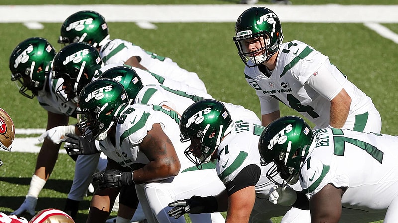 EAST RUTHERFORD, NEW JERSEY - SEPTEMBER 20: (NEW YORK DAILIES OUT) Sam Darnold #14 of the New York Jets in action against the San Francisco 49ers at MetLife Stadium on September 20, 2020 in East Rutherford, New Jersey. The 49ers defeated the Jets 31-13.