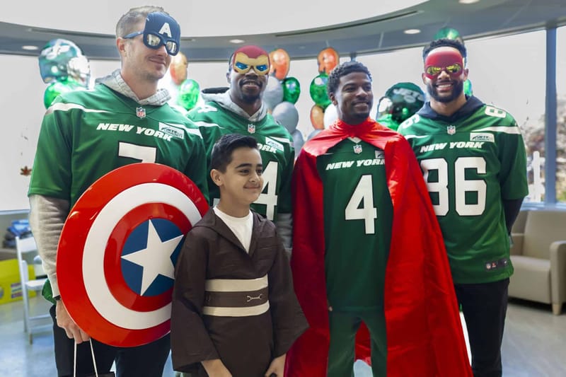 New York Jets Players Visit Children's Hospital