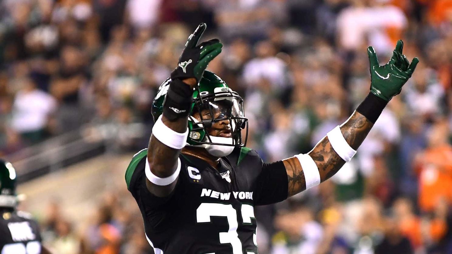 EAST RUTHERFORD, NEW JERSEY - SEPTEMBER 16: Jamal Adams #33 of the New York Jets urges the crowd to cheer during their game against the Cleveland Browns at MetLife Stadium on September 16, 2019 in East Rutherford, New Jersey.