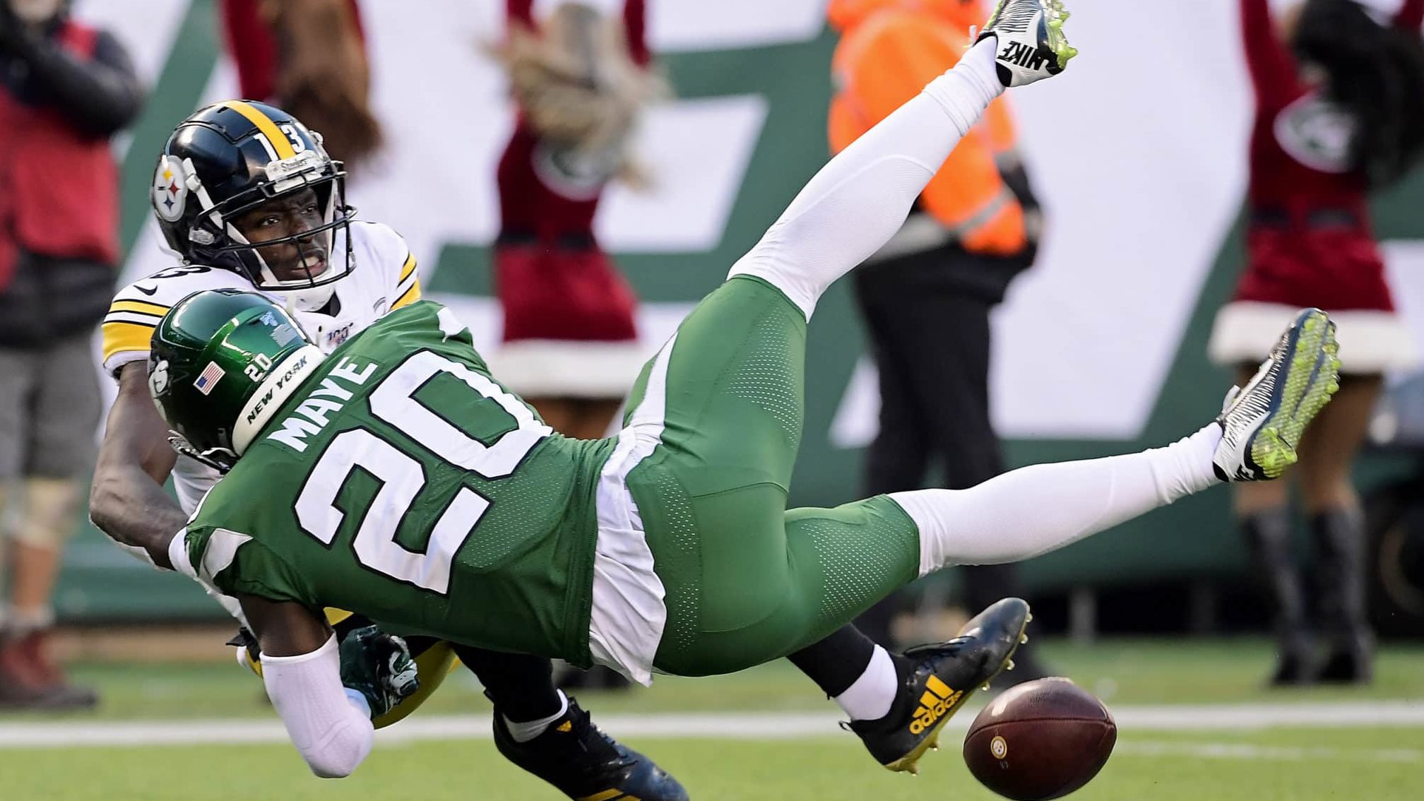 EAST RUTHERFORD, NEW JERSEY - DECEMBER 22: Marcus Maye #20 of the New York Jets breaks up a pass intended for James Washington #13 of the Pittsburgh Steelers during the second half at MetLife Stadium on December 22, 2019 in East Rutherford, New Jersey.