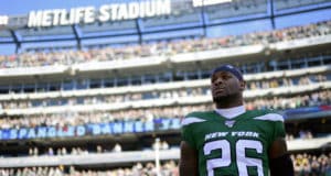 EAST RUTHERFORD, NEW JERSEY - DECEMBER 22: Le'Veon Bell #26 of the New York Jets stands for the national anthem prior to the game against the Pittsburgh Steelers at MetLife Stadium on December 22, 2019 in East Rutherford, New Jersey.
