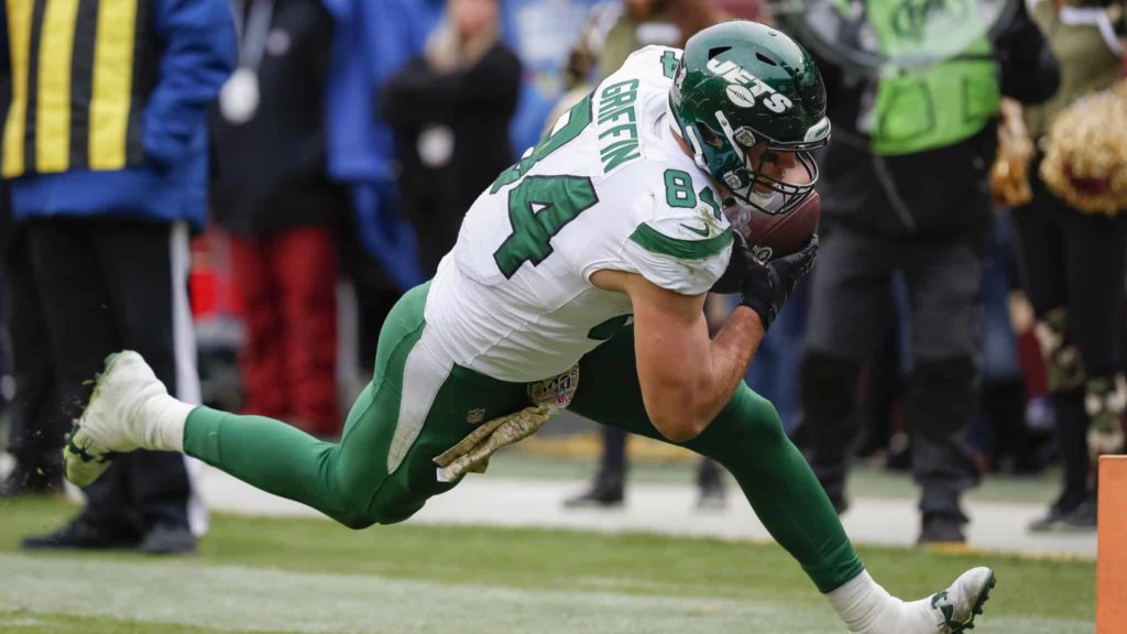 LANDOVER, MD - NOVEMBER 17: Ryan Griffin #84 of the New York Jets catches a pass for a touchdown against the Washington Redskins during the first half at FedExField on November 17, 2019 in Landover, Maryland.