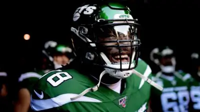 EAST RUTHERFORD, NEW JERSEY - DECEMBER 22: Jonotthan Harrison #78 of the New York Jets prepares to take the field prior to the game against the Pittsburgh Steelers at MetLife Stadium on December 22, 2019 in East Rutherford, New Jersey.