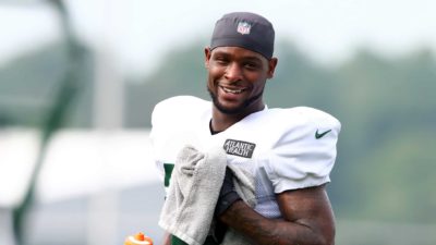 FLORHAM PARK, NEW JERSEY - AUGUST 23: Le'Veon Bell #26 of the New York Jets looks on at Atlantic Health Jets Training Center on August 23, 2020 in Florham Park, New Jersey.