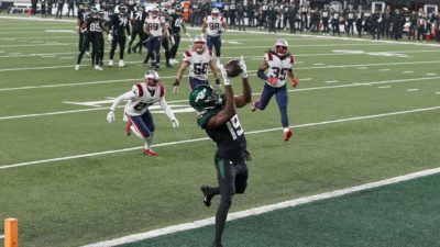 EAST RUTHERFORD, NEW JERSEY - NOVEMBER 09: (NEW YORK DAILIES OUT) Breshad Perriman #19 of the New York Jets hauls in a touchdown during the third quarter against the New England Patriots at MetLife Stadium on November 09, 2020 in East Rutherford, New Jersey. The Patriots defeated the Jets 30-27.