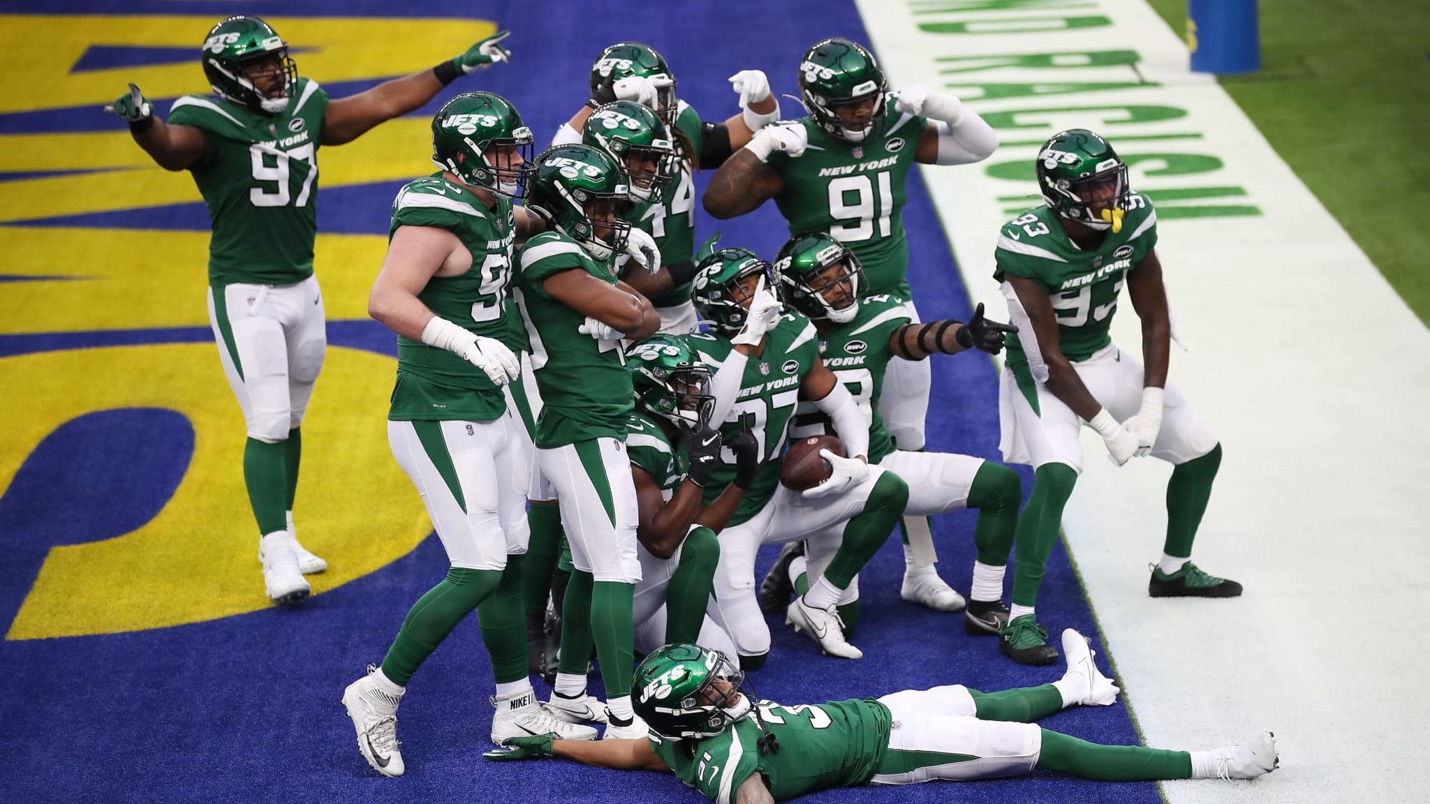 INGLEWOOD, CALIFORNIA - DECEMBER 20: New York Jets pose for a photo following a touchdown during the first quarter of a game against the Los Angeles Rams at SoFi Stadium on December 20, 2020 in Inglewood, California.