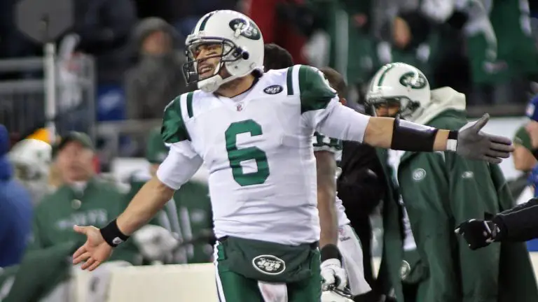 Foxboro, MA)New York Jets quarterback Mark Sanchez (6) celebrates in the 4th quarter.The New England Patriots take on the New York Jets during the
AFC Divisional Playoff Game at Gillette Stadium in Foxboro(Sunday,January 16, 2011). Staff Photo by Nancy Lane