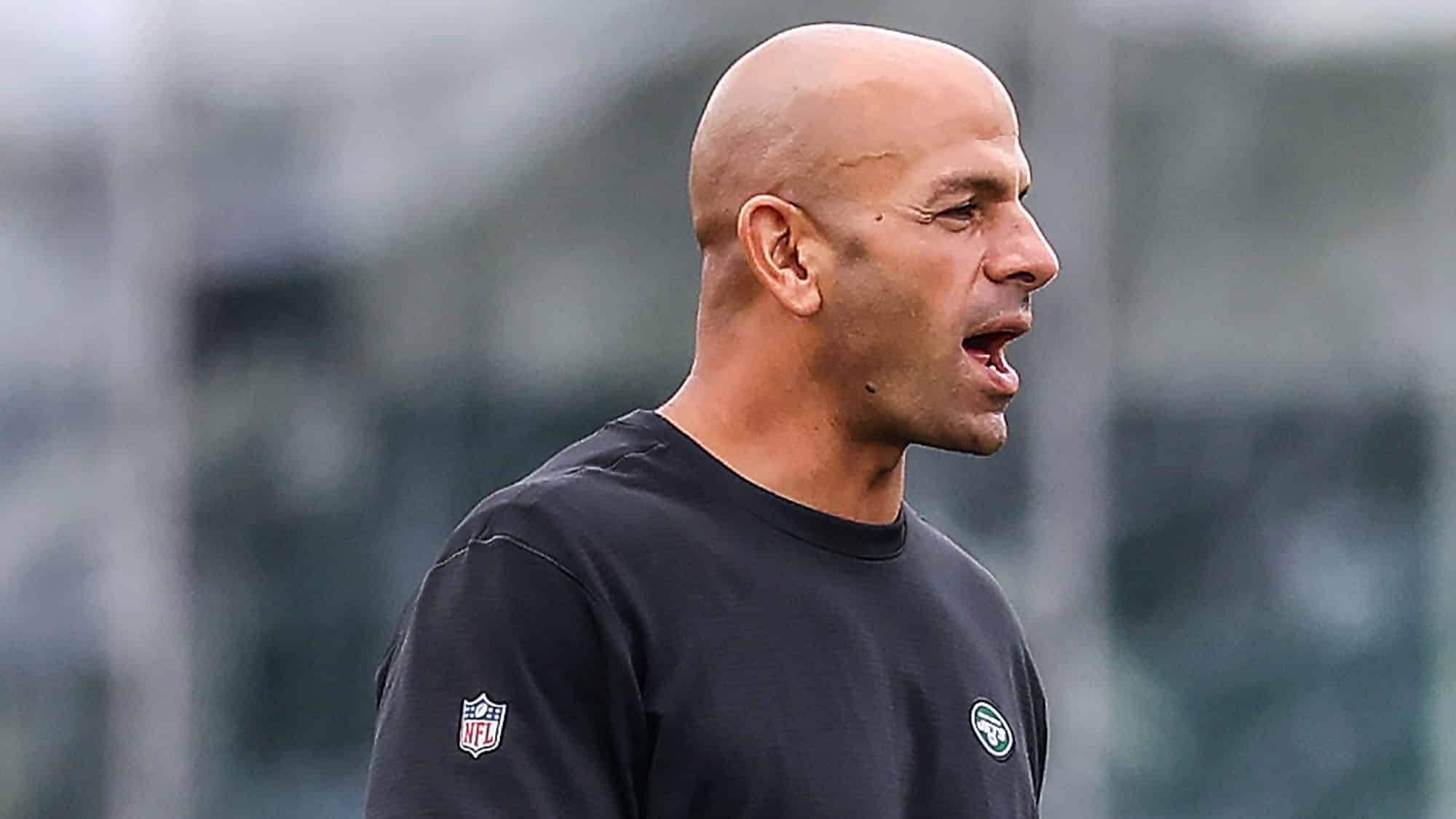 Robert Saleh runs stadiums in a Rocky-esque workout that excites NY Jets fans prior to the preseason opener at MetLife Stadium.