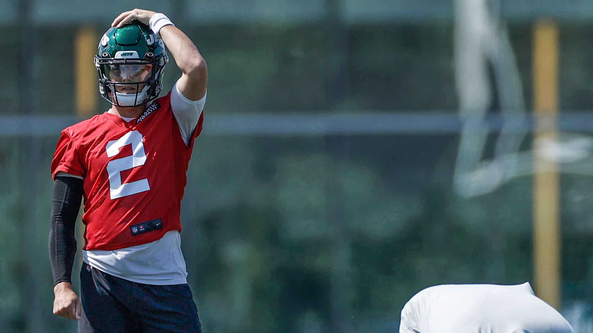Zach Wilson got mixed reviews at the NY Jets' training camp practice on Monday after the 2021 Green and White Scrimmage.