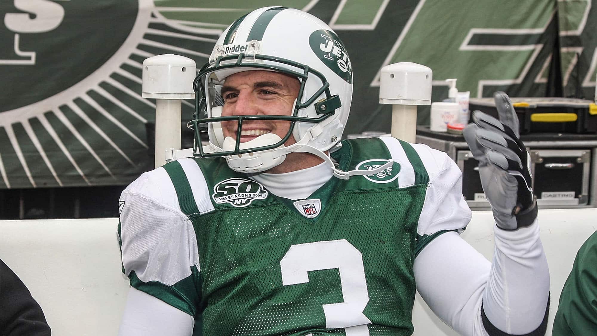 Two familiar New York voices will call CBS' Jets-Broncos broadcast