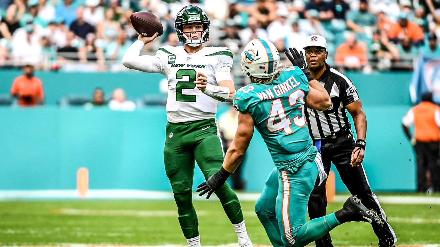 New York Jets at Miami Dolphins halftime report Zach Wison starts hot