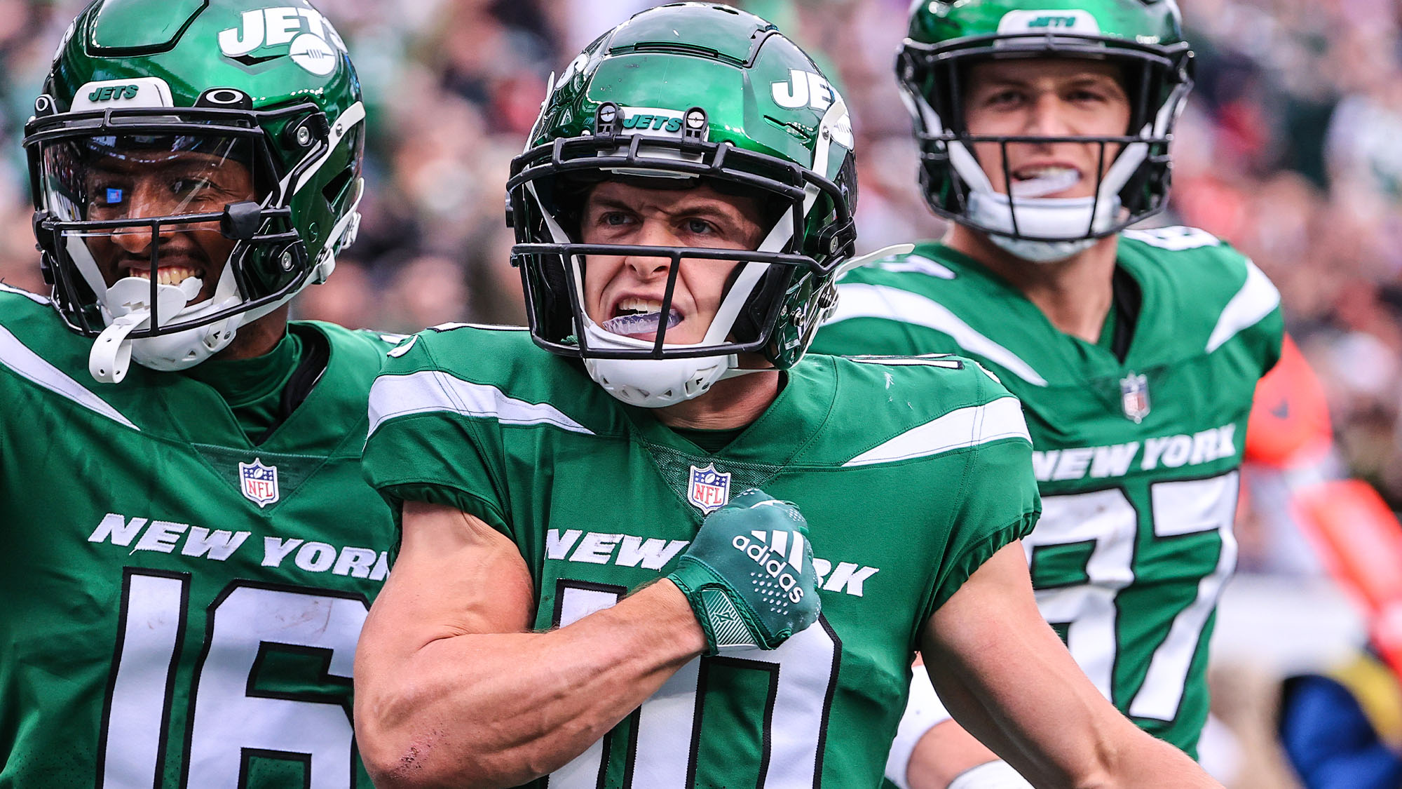 New York Jets agree to re-sign WR Braxton Berrios