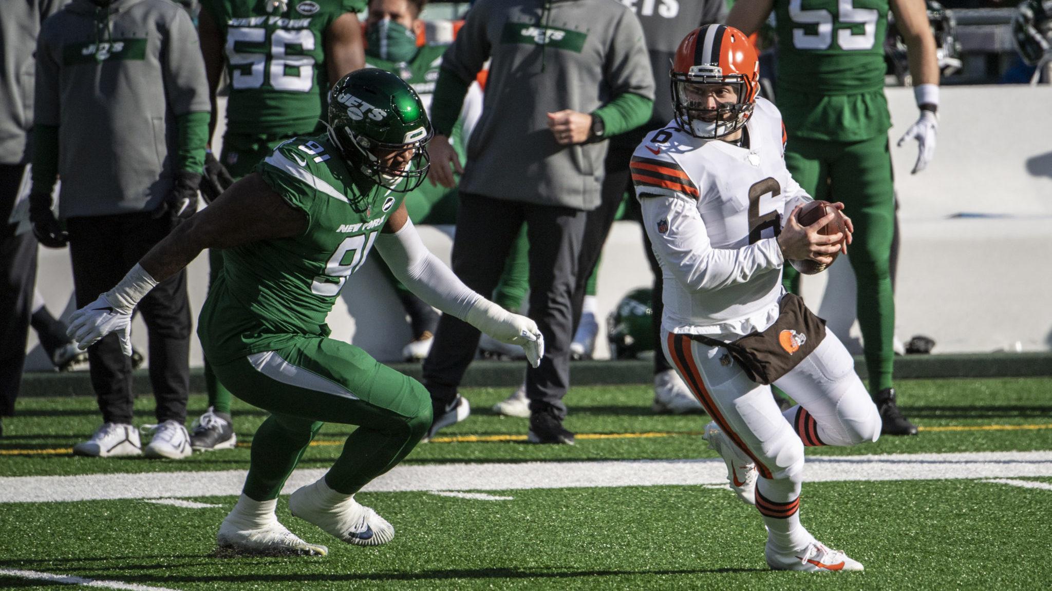 EAST RUTHERFORD, NJ - DECEMBER 27: Baker Mayfield #6 of the Cleveland Browns runs with the ball during a game against the New York Jets at MetLife Stadium on December 27, 2020 in East Rutherford, New Jersey.