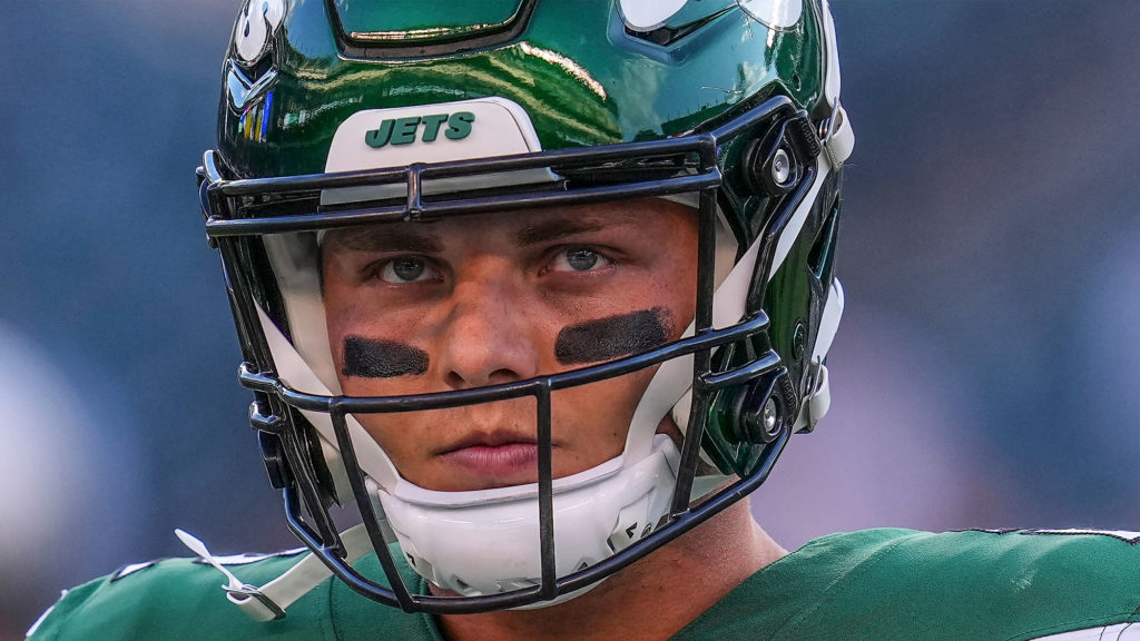 Jets' Zach Wilson avoids ACL Will miss 24 weeks with bone bruise