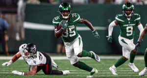 NY Jets lead Giants 17-10 at halftime: Confident Mike White, destructive  Kwon Alexander