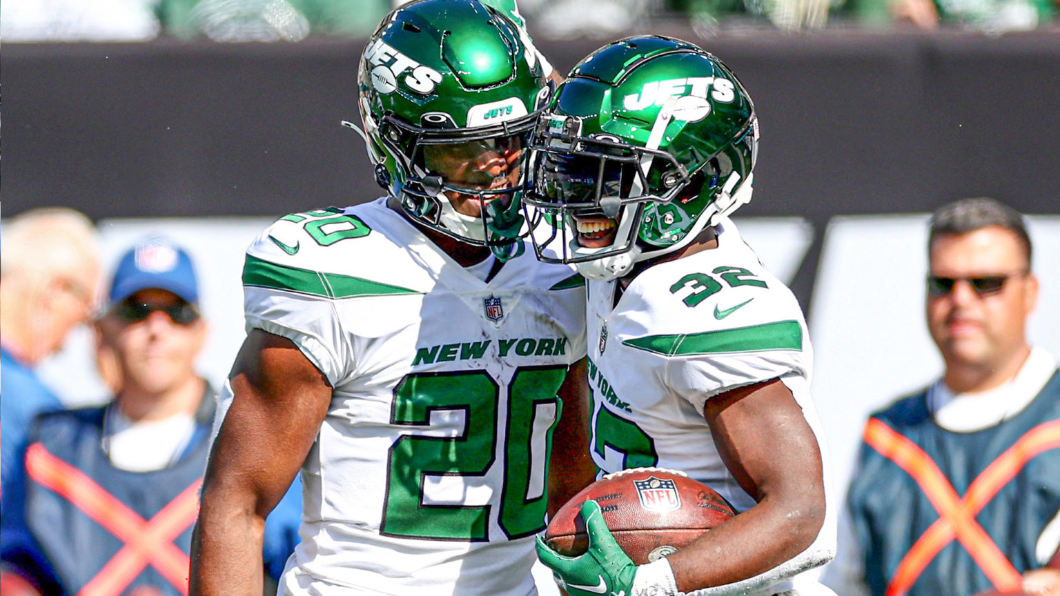 The NY Jets Thrive When Breece Hall, Michael Carter Share The Field