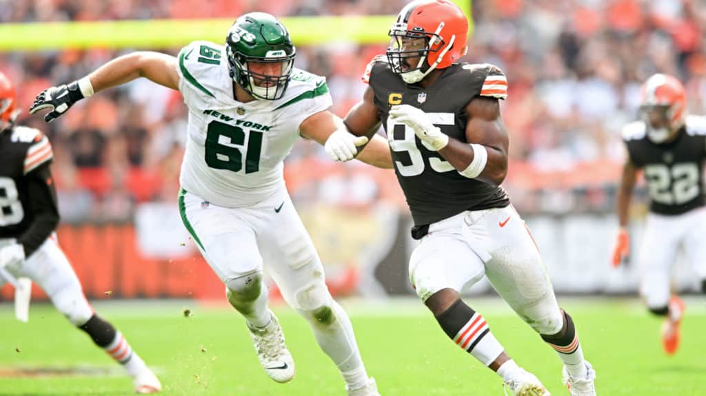 NY Jets lose Mitchell for season; several players DNP with illness