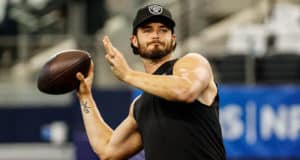 Jets to host free agent Derek Carr for visit