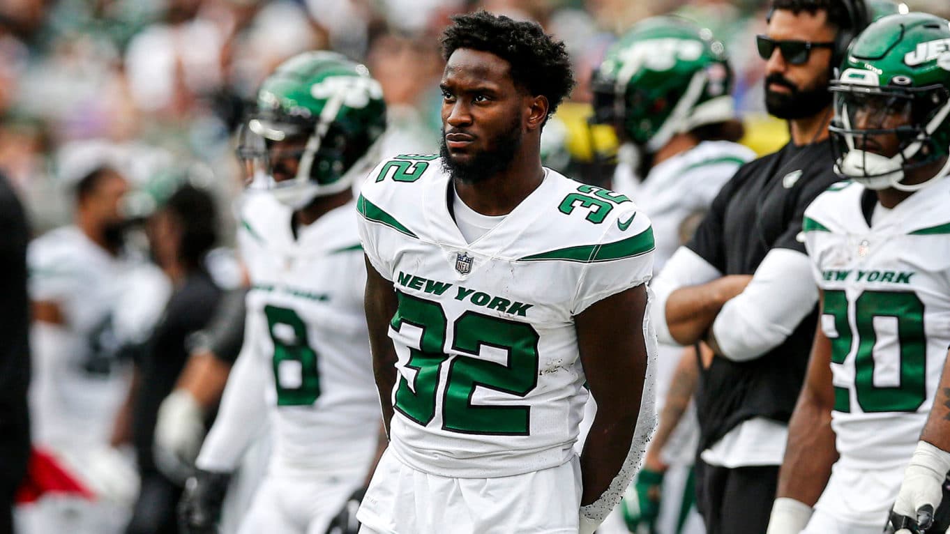 What on earth happened to NY Jets RB Michael Carter?