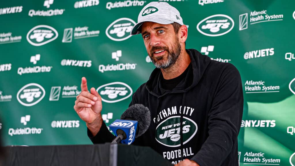 Details of Aaron Rodgers' new Jets contract revealed Huge paycut