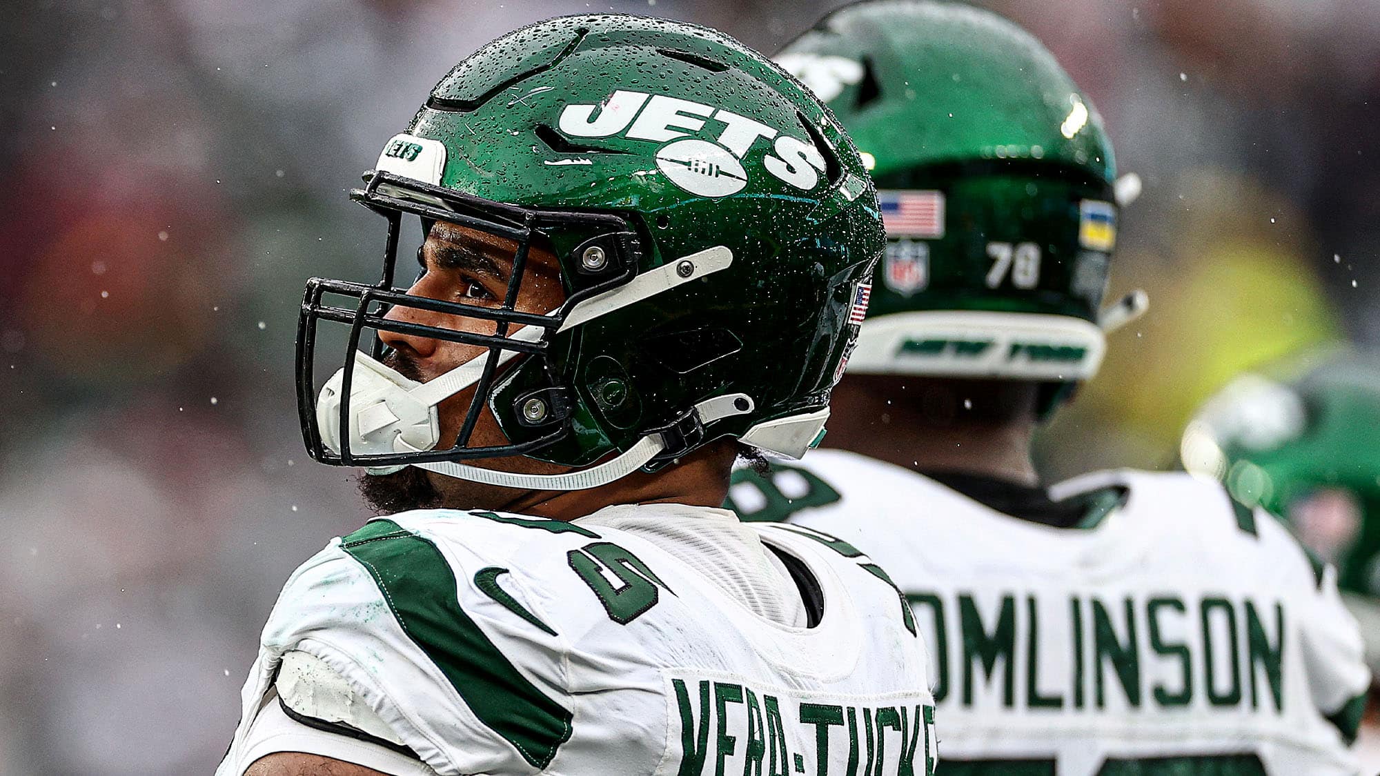 Jets' Breece Hall, Alijah Vera-Tucker suffer season-ending injuries