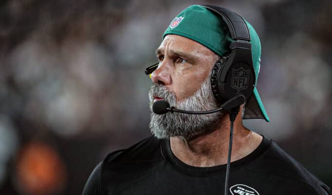 Which player should wear the headset for the Jets in 2020? - Gang